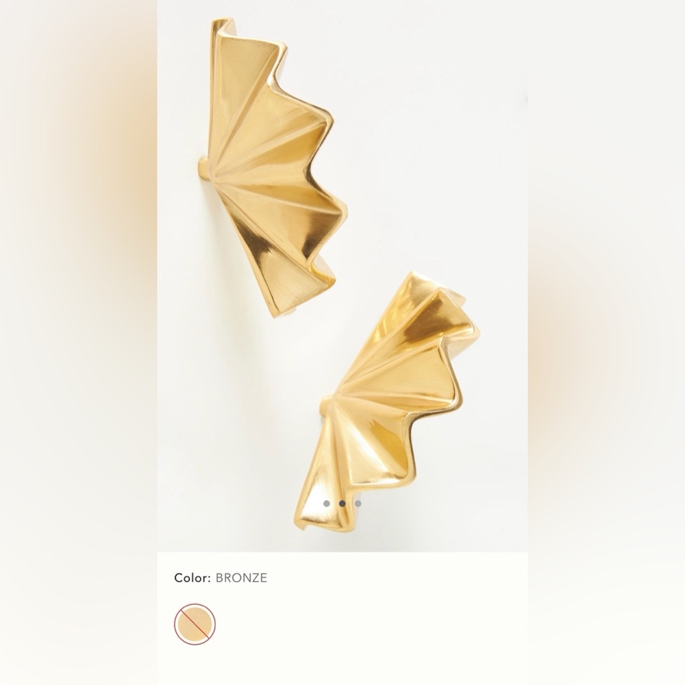 Floral Valeria Knobs by Anthropologie